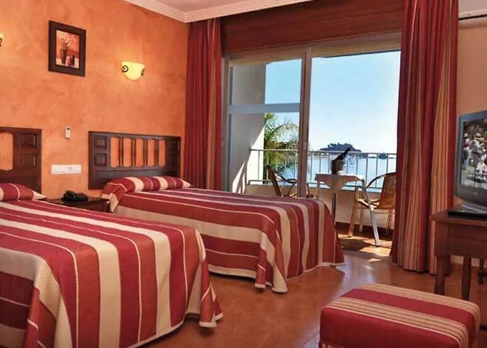 Hotel Arrayanes Playa Almuñecar 3*