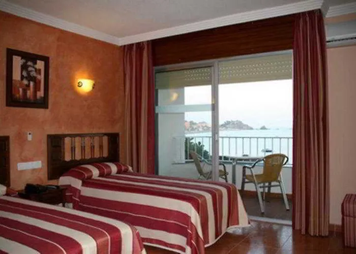 Arrayanes Playa Almuñecar 3*